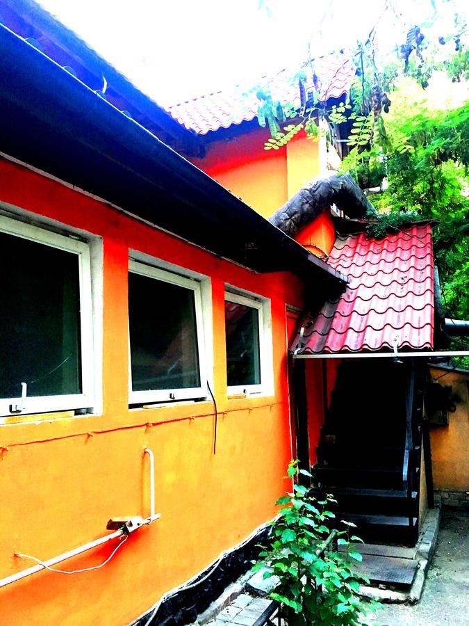 Apelsin Hostel Alma-Ata Exteriör bild